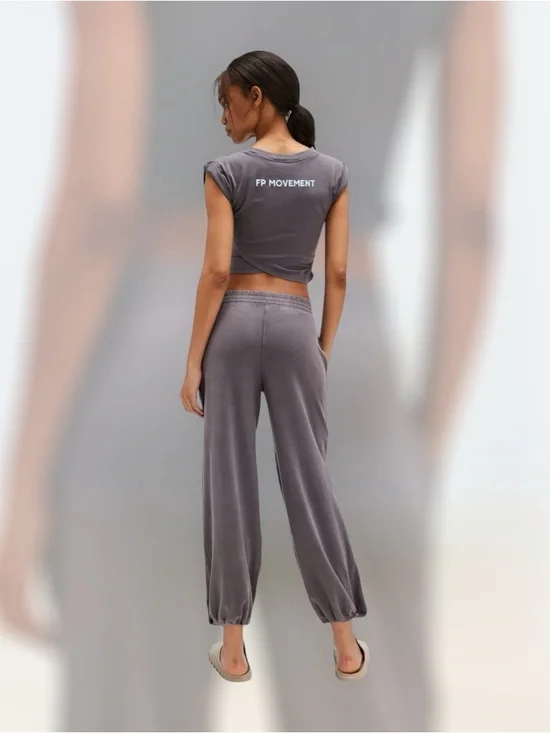 NWT FP MOVEMENT LOGO HOT SHOT CROSSOVER SET - Picture 3 of 8